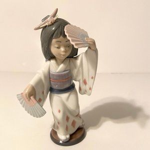 Lladro Figurine #6230 Girl with Oriental Dance